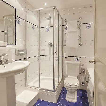 Carlton Ambassador Hotel