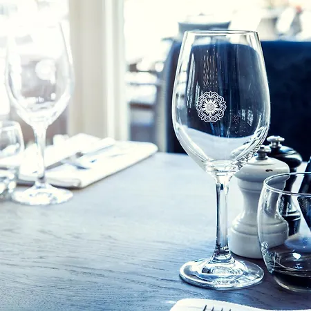 Carlton Ambassador Hotel 4*