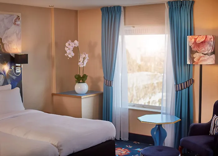 Carlton Ambassador 4* האג