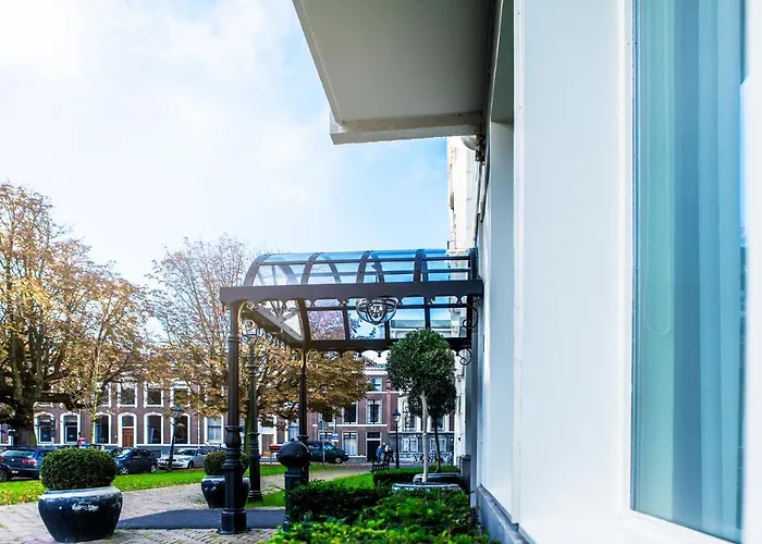 Carlton Ambassador 4*