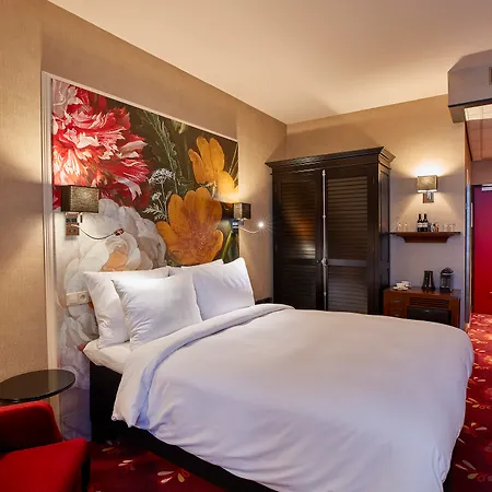 Carlton Ambassador Hotel 4*