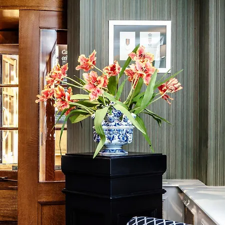 Carlton Ambassador 4*