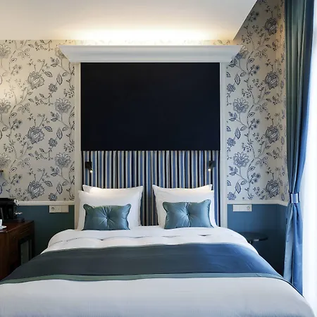 Carlton Ambassador Lahey