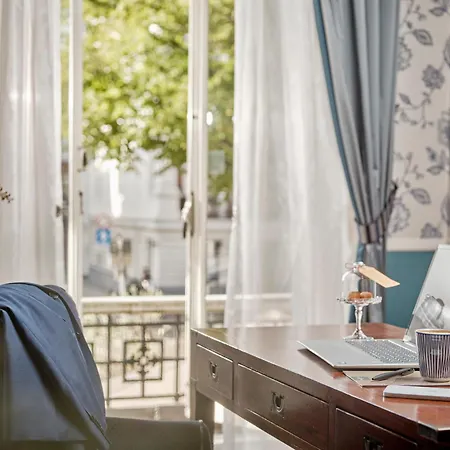 Hotel Carlton Ambassador