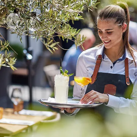 Hotel Carlton Ambassador