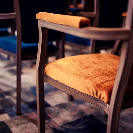 Carlton Ambassador Otel 4*