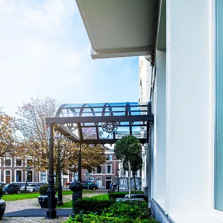 Carlton Ambassador 4*