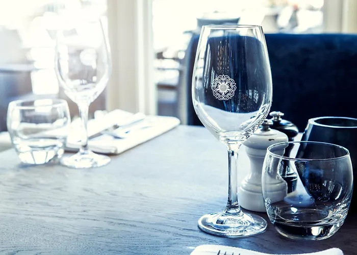 Carlton Ambassador Hotel 4*