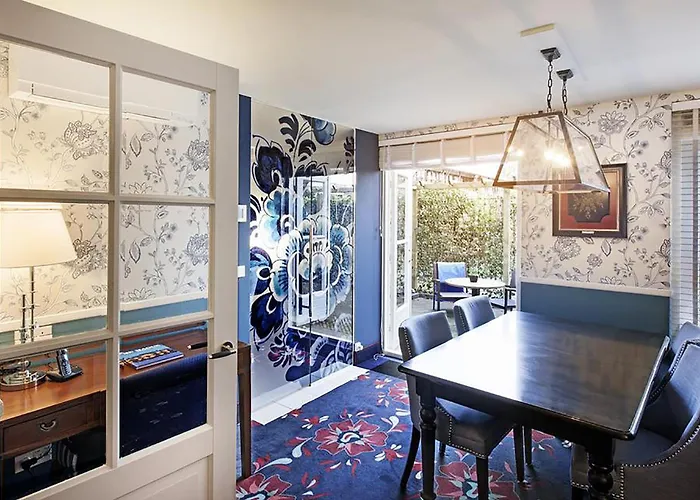 Carlton Ambassador 4*