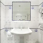 Carlton Ambassador Hotell