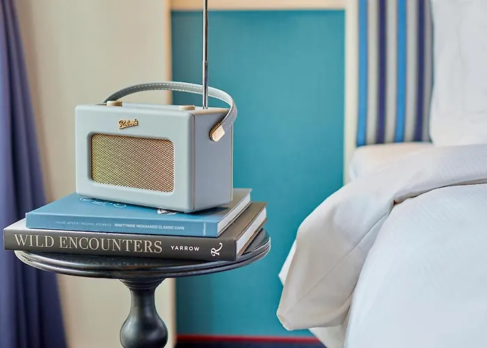 Carlton Ambassador Hotel 4*